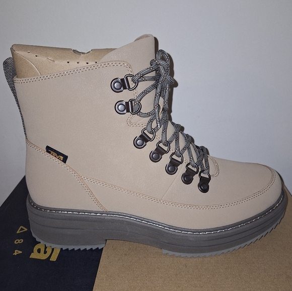 A pair of Teva W. Midform Boot 1123510/ SDDN in a ladies size 9 and 10. NWB - Picture 8 of 13